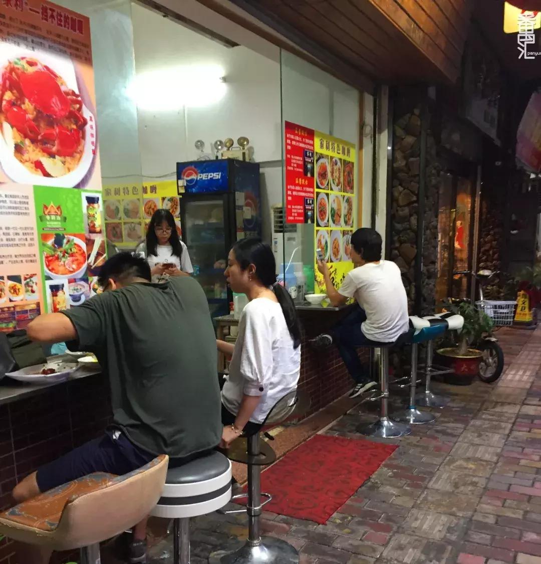 快播最新版揭秘小巷中的秘密特色小店