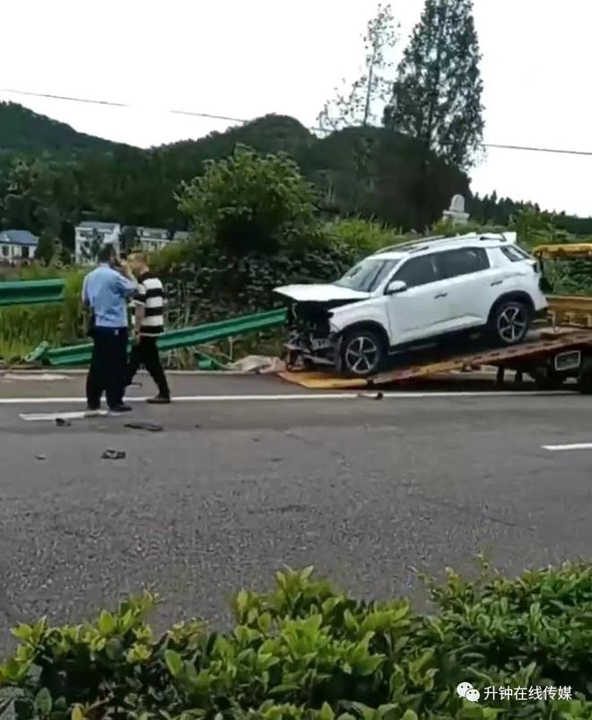 温馨日常中的意外车祸，友情与命运的交织