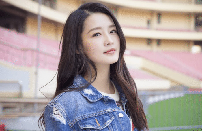 叶辰孙怡最新探索，小巷美食秘境