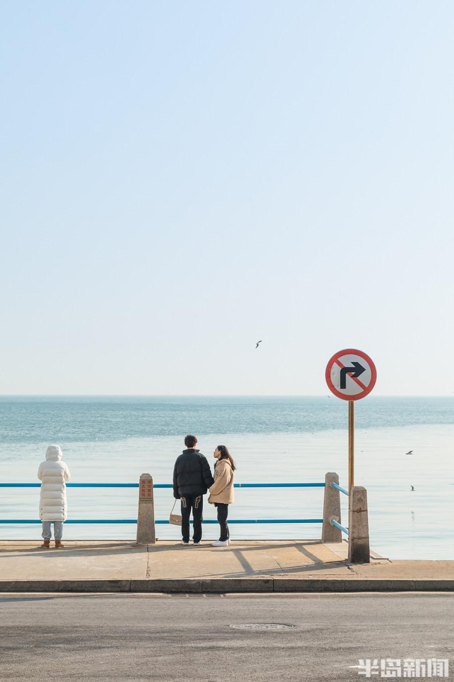 最新型号飞机，飞翔中的家庭欢乐时光