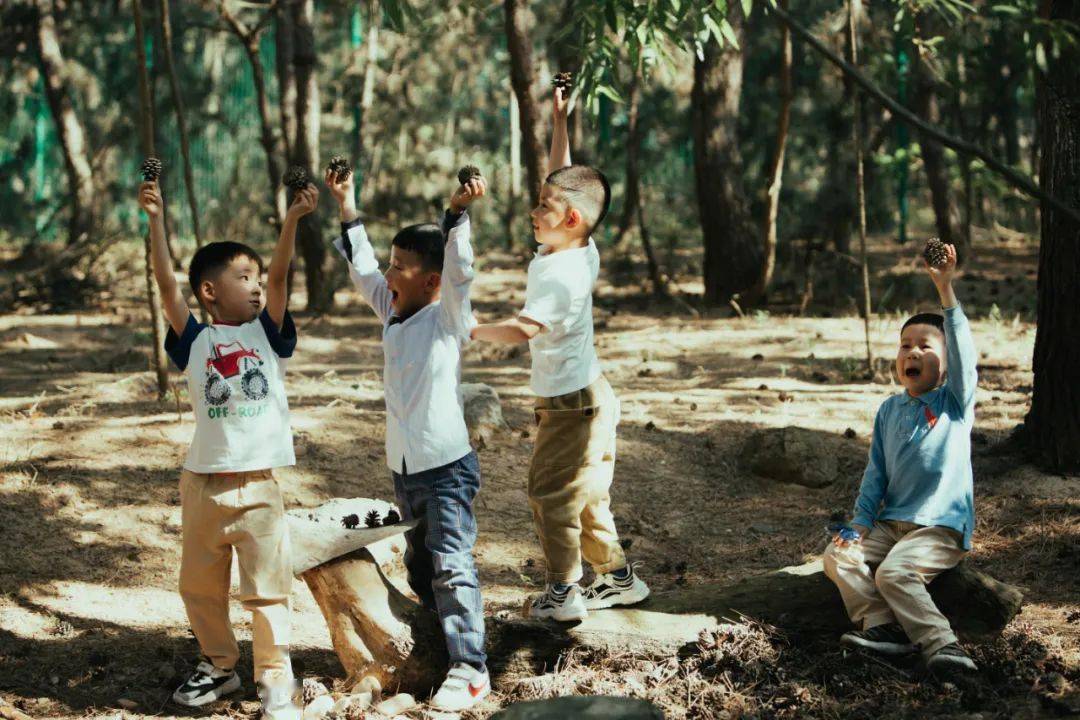 幼女自然美景探索之旅,最新体验之旅