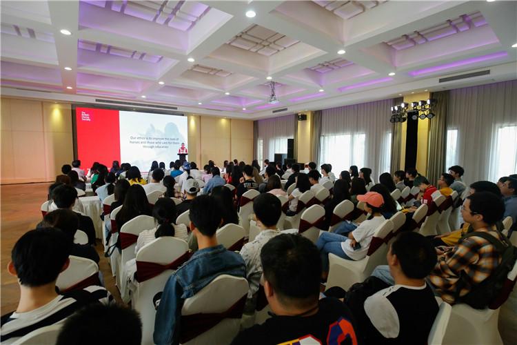 最新世界,时代印记下的背景、重大事件与地位探索