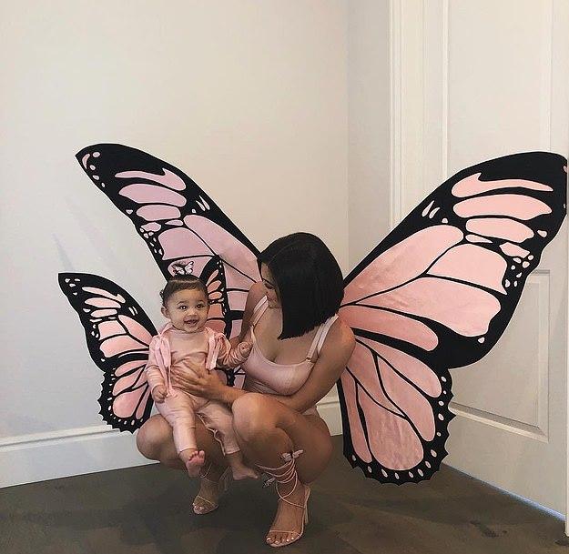 ✨比伯最新照片大放送,时尚魅力瞬间展现!