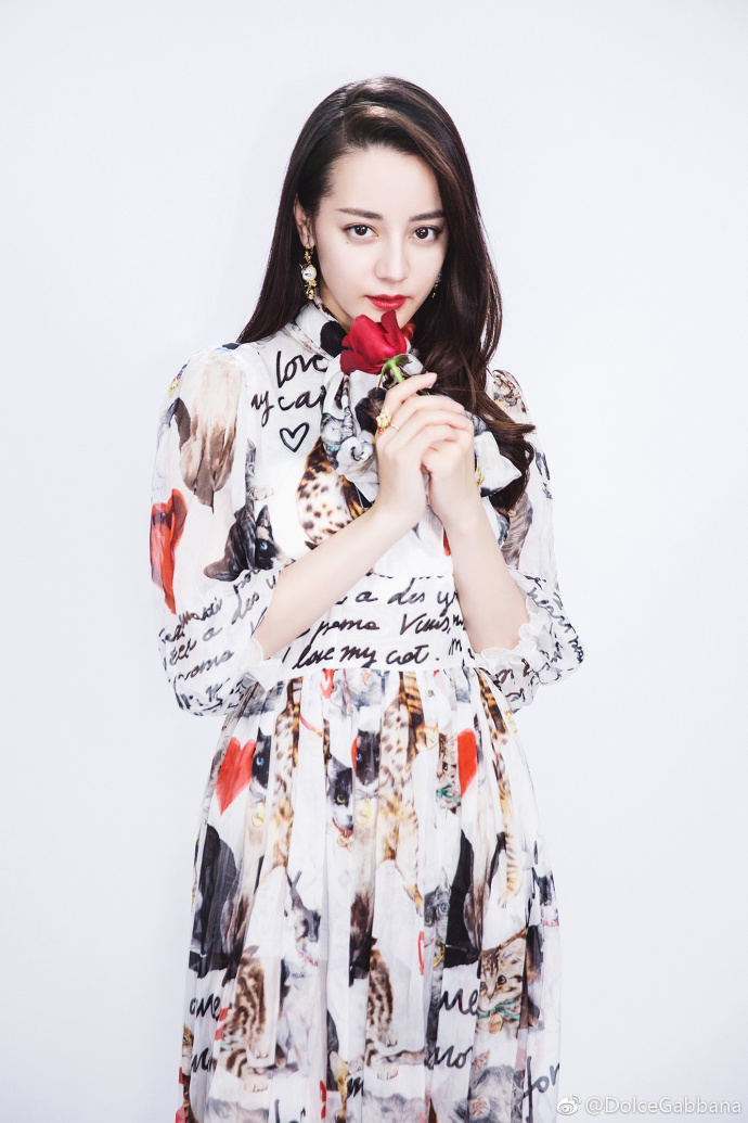 迪丽热巴最新代言,引领时尚潮流的新标杆