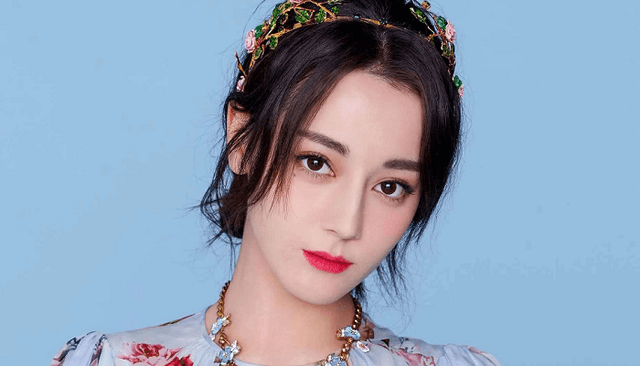 迪丽热巴最新代言,引领时尚潮流的新标杆