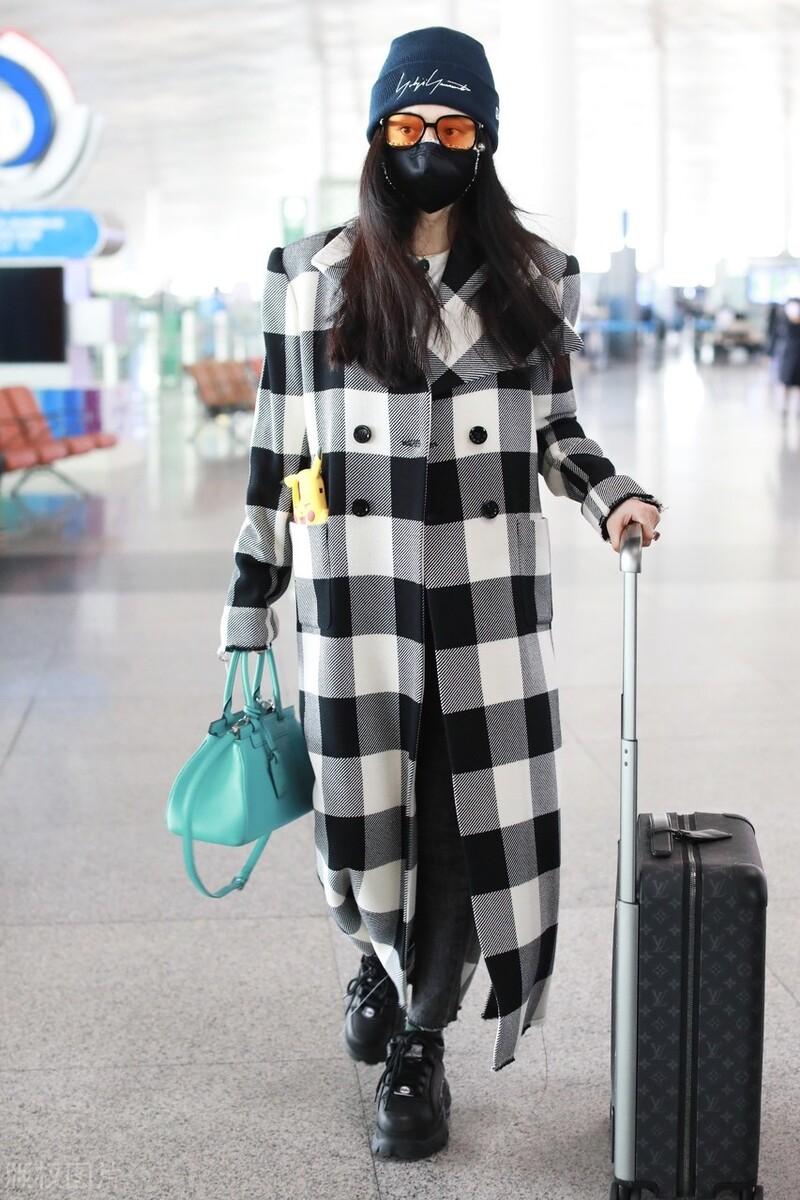 最新机场街拍,时尚前沿的风向标捕捉