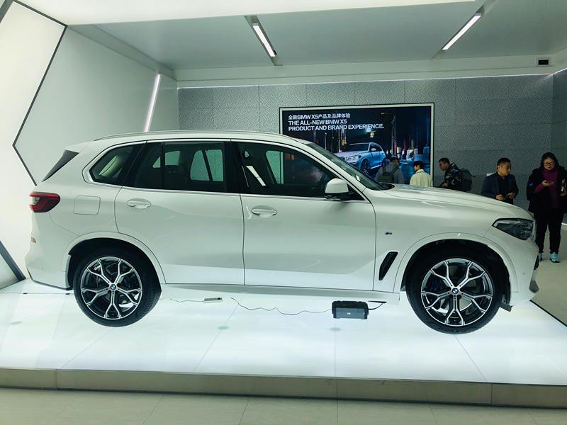 宝马X5豪华SUV降价新消息揭秘,性价比新时代来临