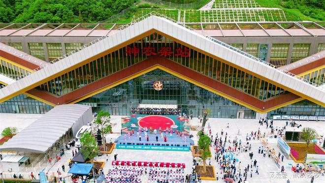 神农架高铁最新动态,影响与观点分析